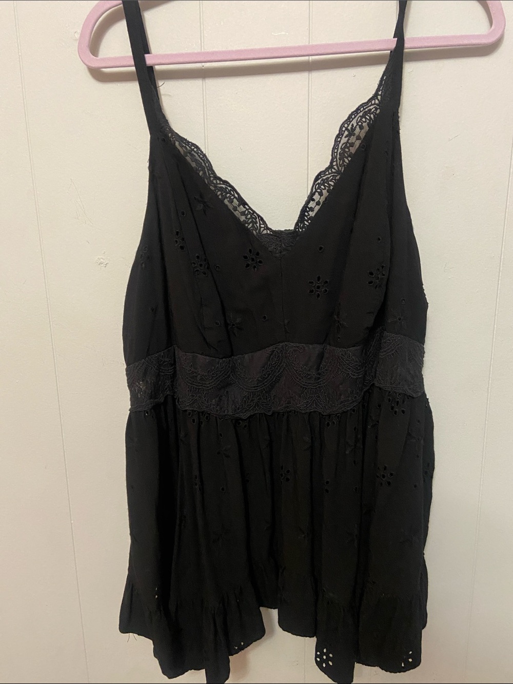 torrid Black eyelet Bodice tank with Lace Trim and semi sheet Size 3xl coquette